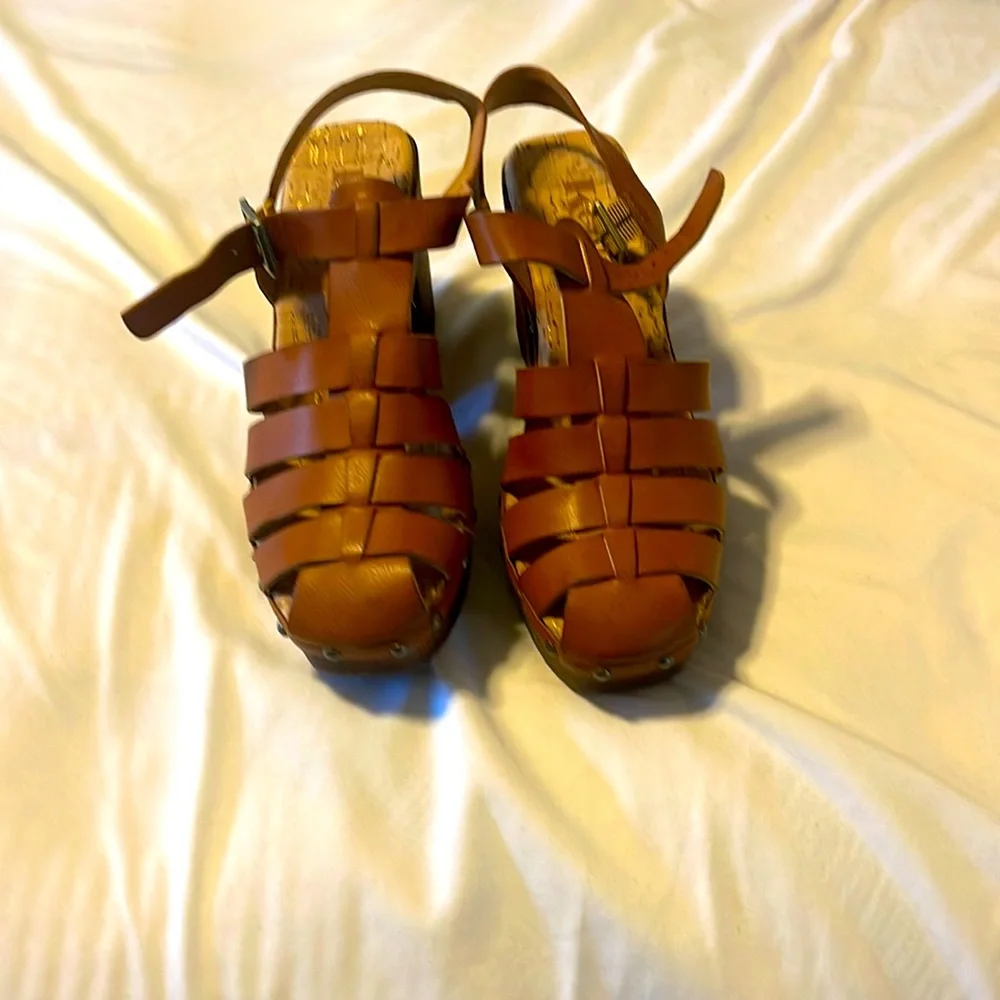 Shoes - Picture 1 of 4